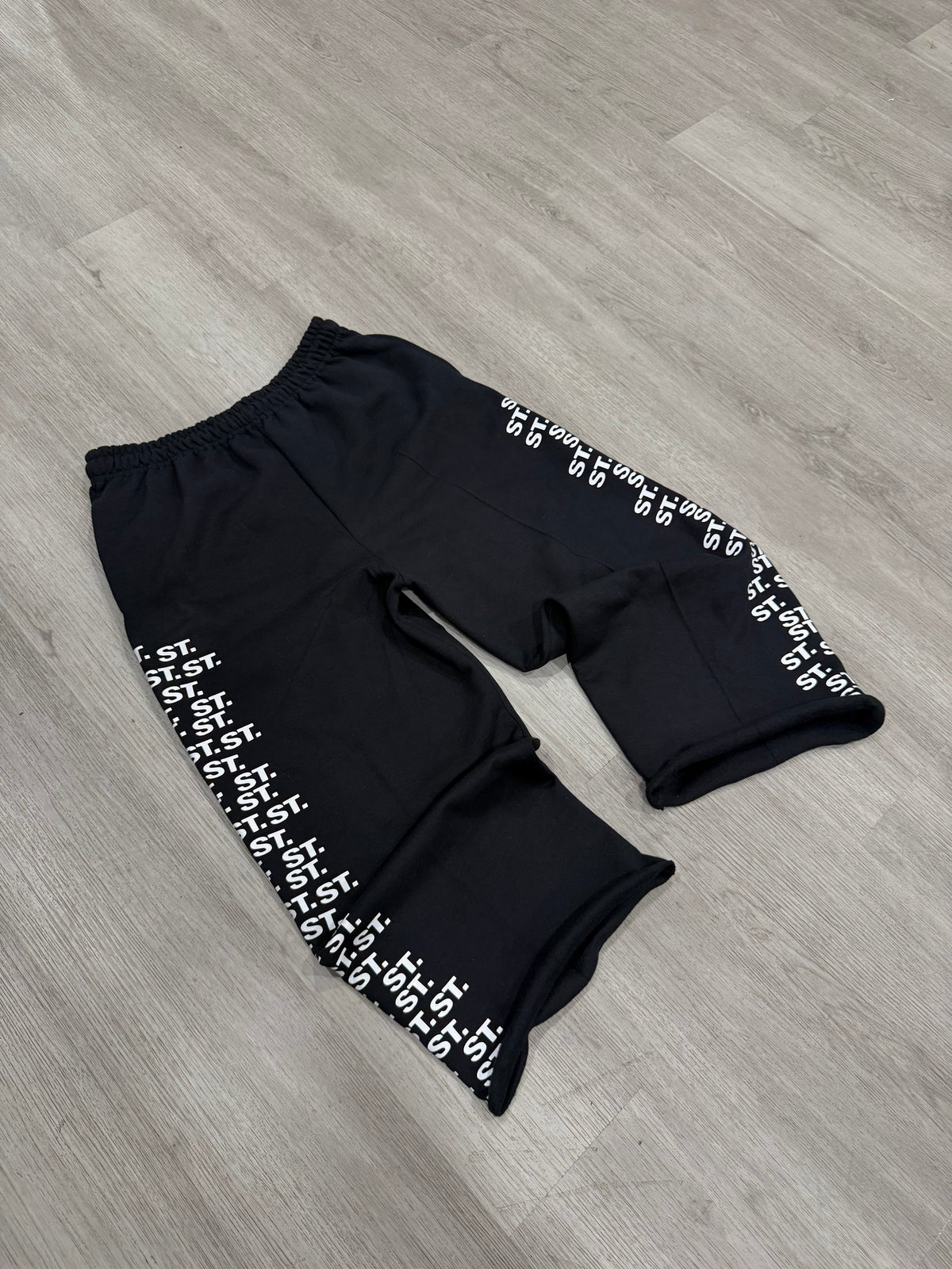 SSM Black "ST." 3/4 Shorts