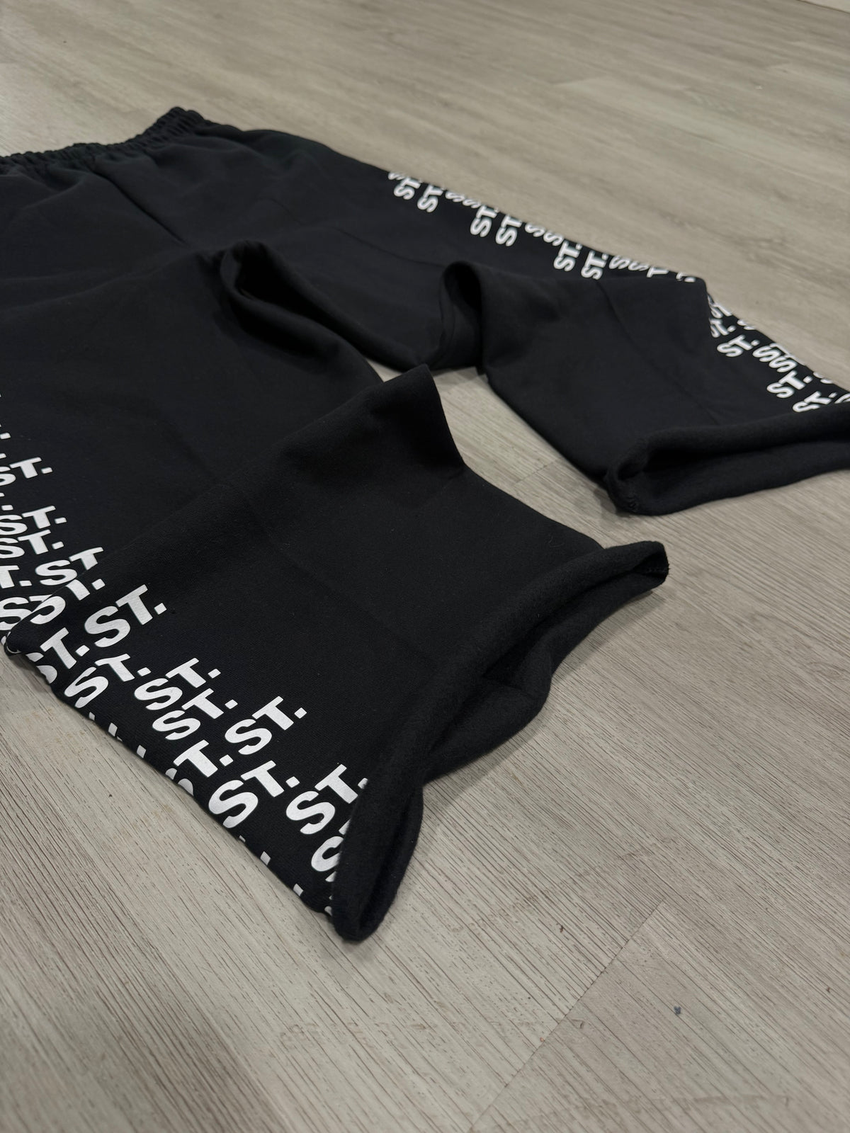 SSM Black "ST." 3/4 Shorts