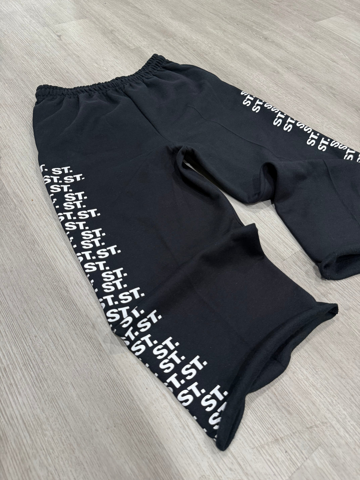 SSM Black "ST." 3/4 Shorts